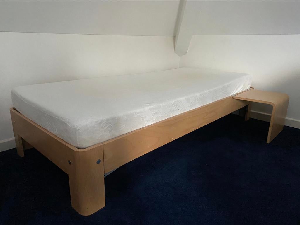 Auping bed met tempur matras - 200 bij 90, Ophalen, 90 cm, Eenpersoons, Bruin