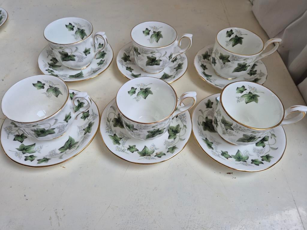 Ivy Duchess bone china porselein, Ophalen of Verzenden, Gebruikt, Porselein, Kop en/of schotel