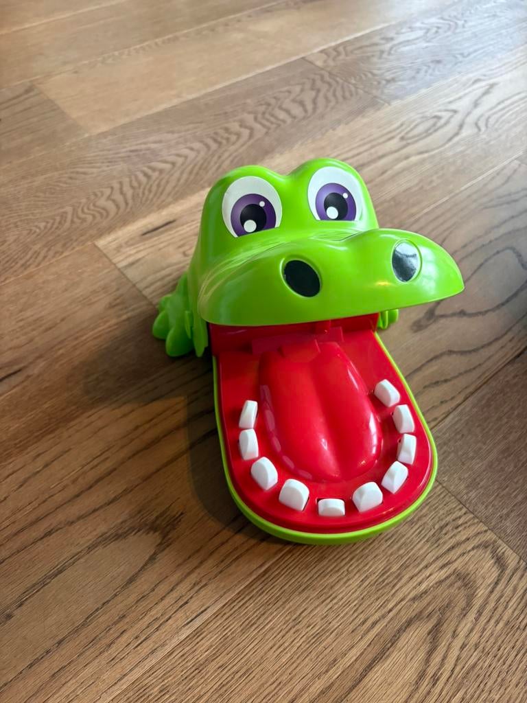 Krokodil met Kiespijn - Actiespel - Hasbro - 4+, Hobby en Vrije tijd, Gezelschapsspellen | Overige, Vijf spelers of meer, Ophalen of Verzenden