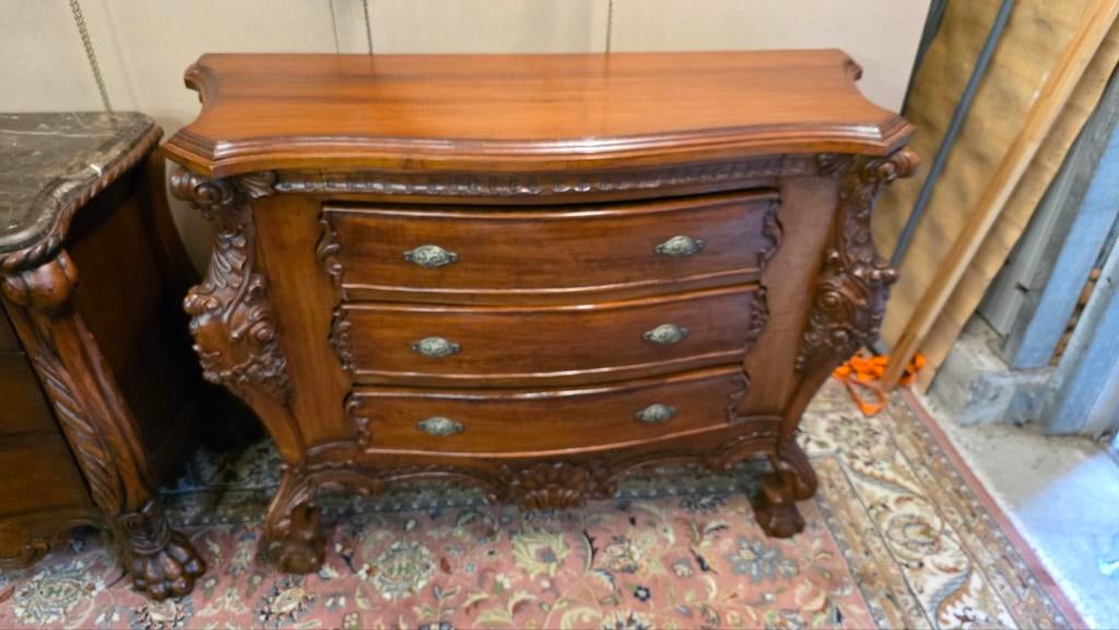 Grote barok commode, Ophalen