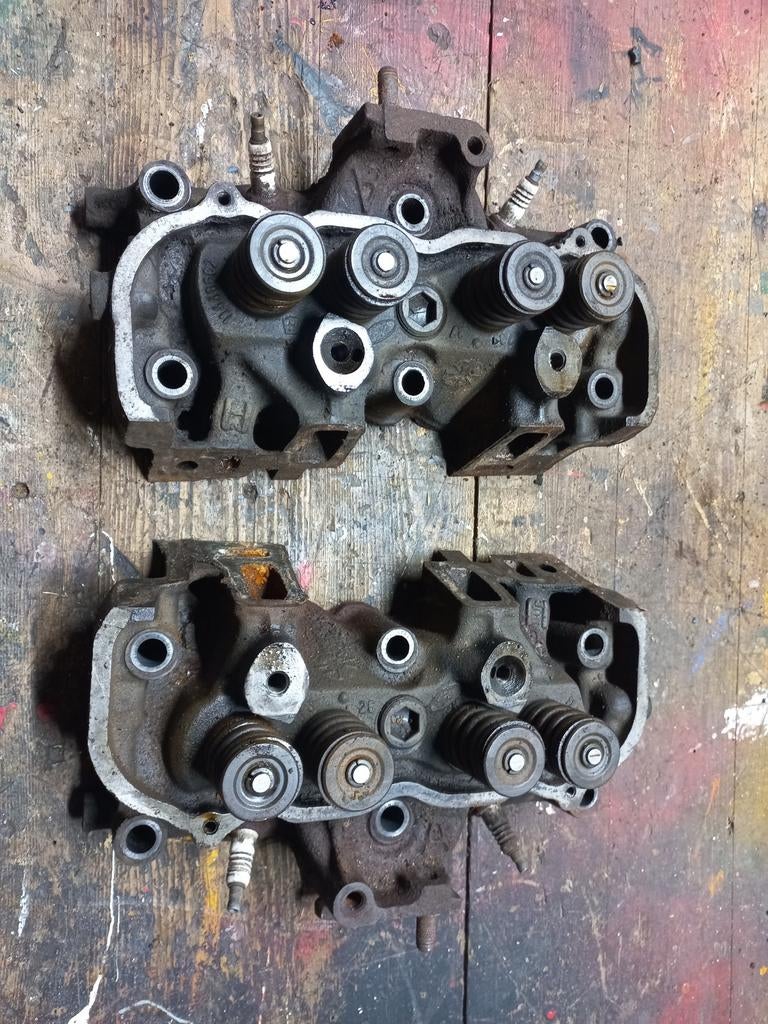 Cilinderkoppen Ford V4, Ophalen, Gebruikt, Ford