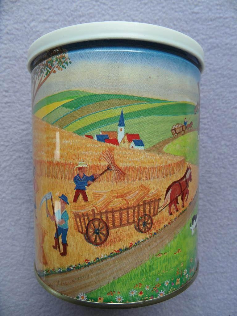 blik met landelijk tafereel van oogsten graan tot brood, Verzamelen, Blikken, Nieuw, Overige, Ophalen of Verzenden