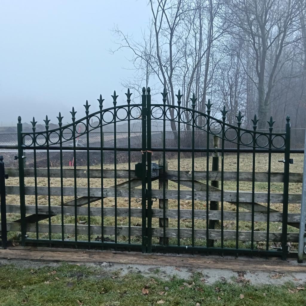 Mooi groen sierhekwerk, Ophalen, IJzer, 200 cm of meer, Draaipoort