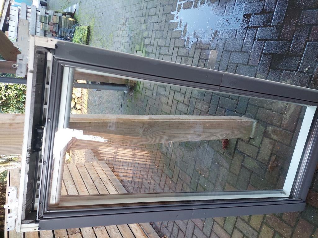 Mooi velux dakraam 78x160cm rolgordijn en gootstukken, Ophalen of Verzenden, Zo goed als nieuw, Minder dan 80 cm, Dakraam