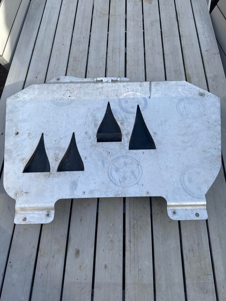 Skid Plate V70N/ XC70N/ bodemplaat, Ophalen