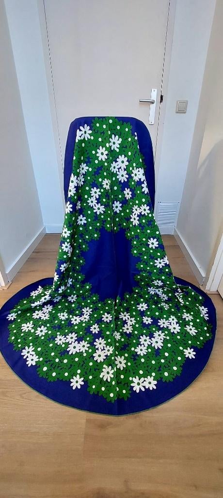 Prachtig rond tafelkleed tafel kleed + 6 servetten 70s 80s, Huis en Inrichting, Ophalen of Verzenden, Nieuw, Rond, Binnen