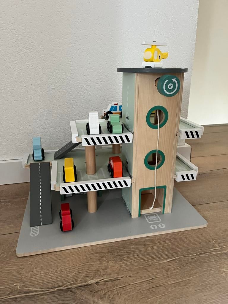 Houten Garage met 8 Auto's en 1 Helicopter, Ophalen, Gebruikt, Overige typen