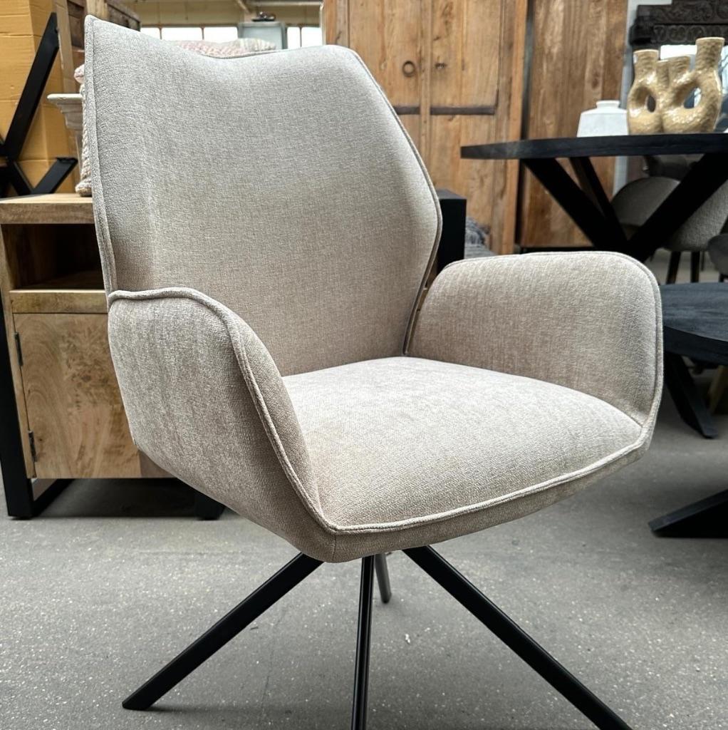 Magazijn leegverkoop draai-eetstoelen stof beige metal zwart