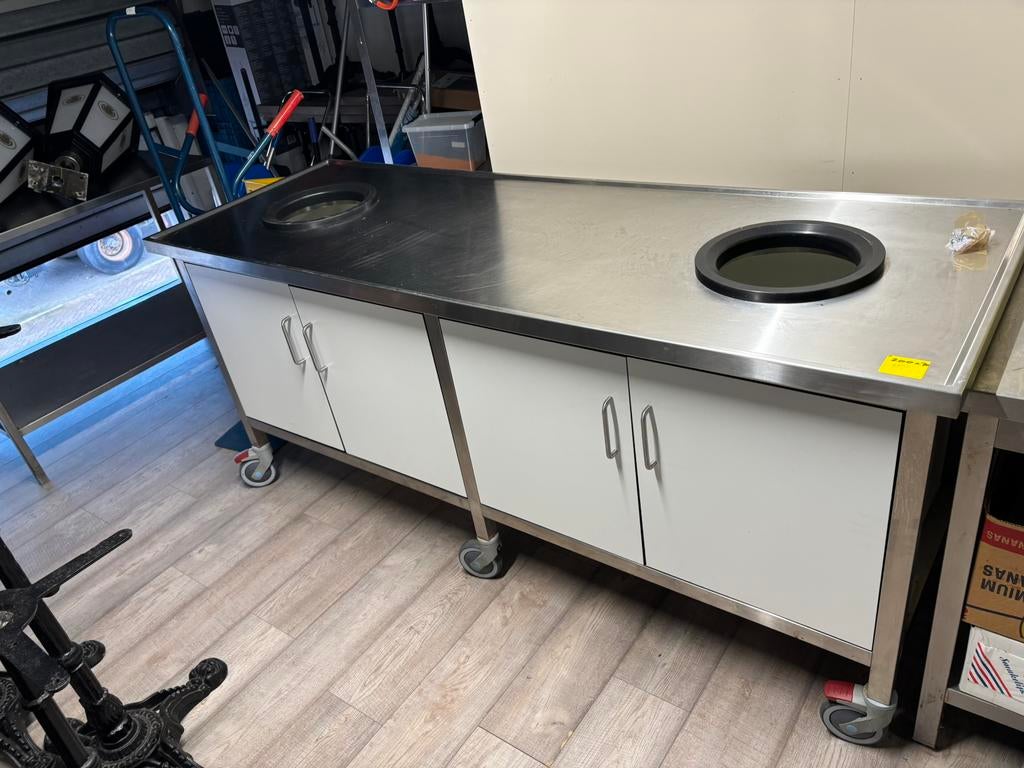 Rvs afruim taffel kastjes zijn van trespaop 6 wielen nieurw, Ophalen of Verzenden