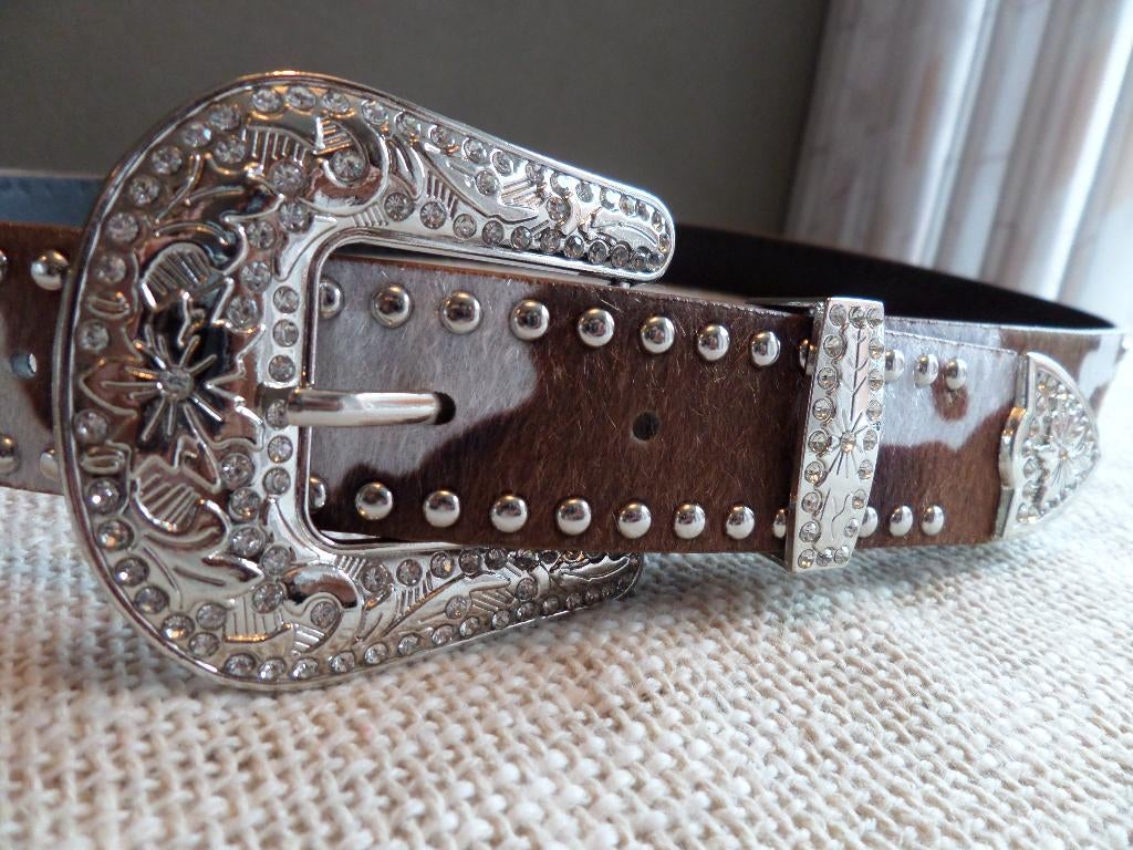 Western-Vintage damesriem met koe print. 120 cm
