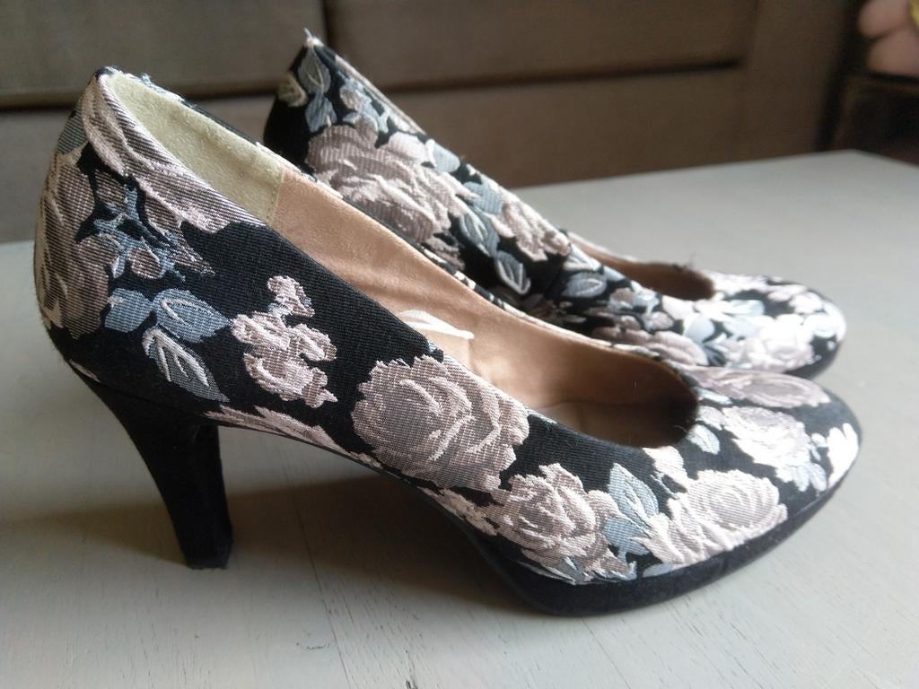 Pumps - Maat 39 - Een keer gedragen, Ophalen of Verzenden, Gedragen, Pumps