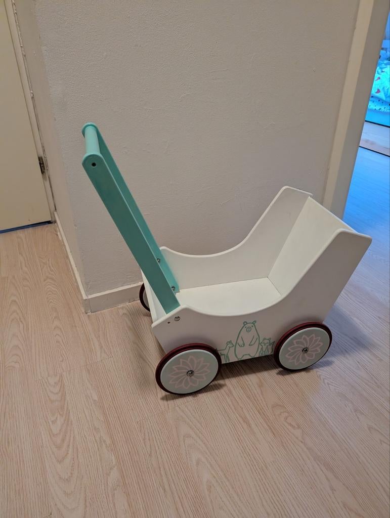 Poppenwagen met naam Sophie erop, Ophalen, Duw- of Trekspeelgoed