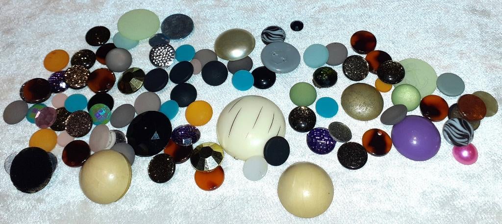 93 Cabochons rond mix, Hobby en Vrije tijd, Kralen en Sieraden maken, Verzenden, Nieuw, Overige typen