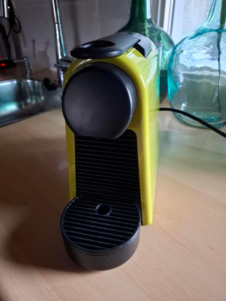 Nespresso Essenza Mini - likeuren - zeer mooi., Ophalen, Koffiemachine, Zo goed als nieuw, 1 kopje