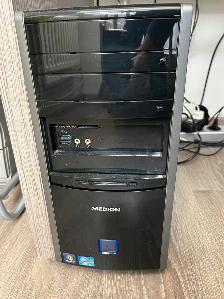 Desktop Medion Akoya PC 5328 compleet, Ophalen, HDD, Met monitor, 8 GB