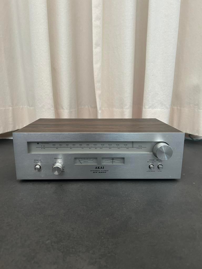 Akai AT-2200 stereo tuner, Ophalen of Verzenden, Gebruikt, Analoog