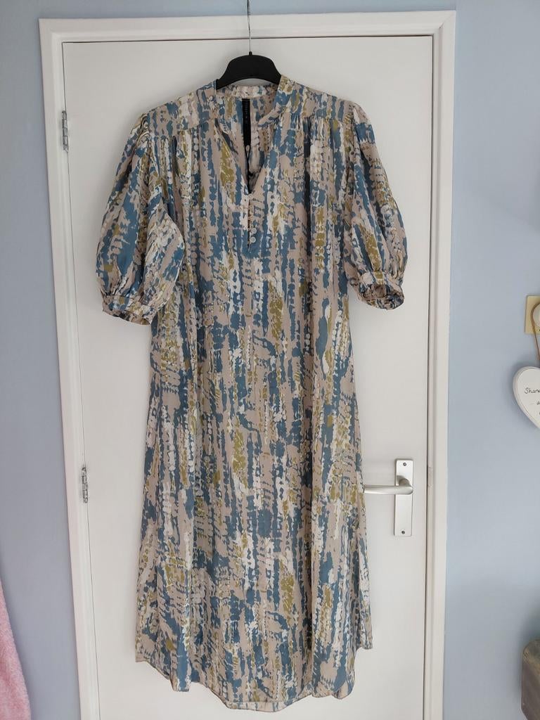 NIEUW Prachtige voorjaars/zomerjurk One Size (42), Kleding | Dames, Blauw, Maat 42/44 (L), Ophalen of Verzenden, Onder de knie