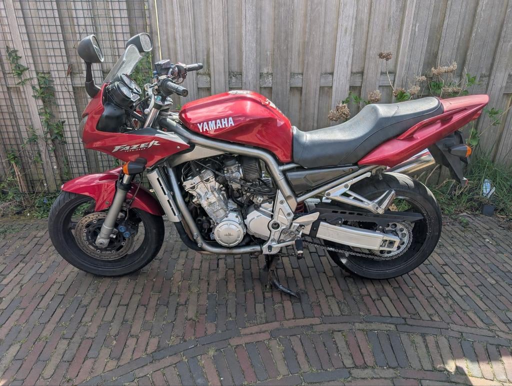 Zeer fijne toersport motor - Yamaha Fazer 2003