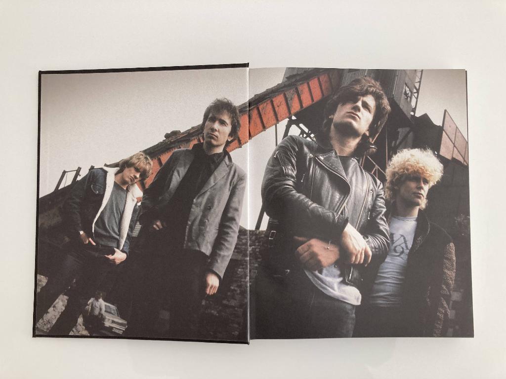 ‘U2 by U2’ – Neil McCormick & U2, Boeken, Biografieën, Zo goed als nieuw, Kunst en Cultuur, Ophalen