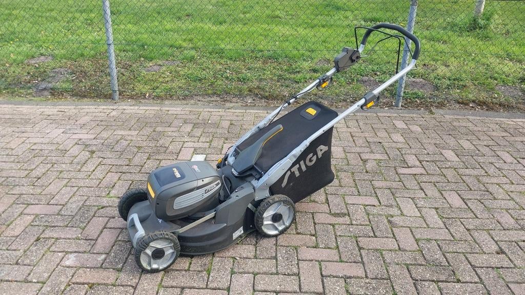 Stiga Twinclip 950E V accu grasmaaier, Ophalen