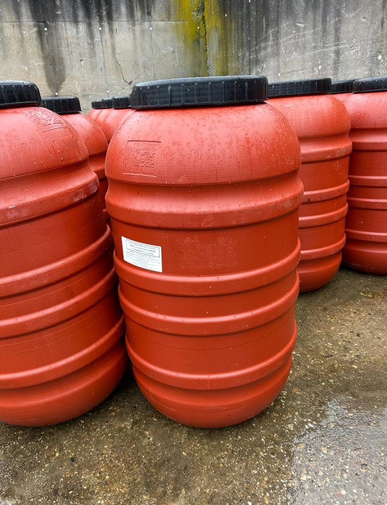 Tonnen €7,50, 150 liter of meer, Ophalen, Zo goed als nieuw