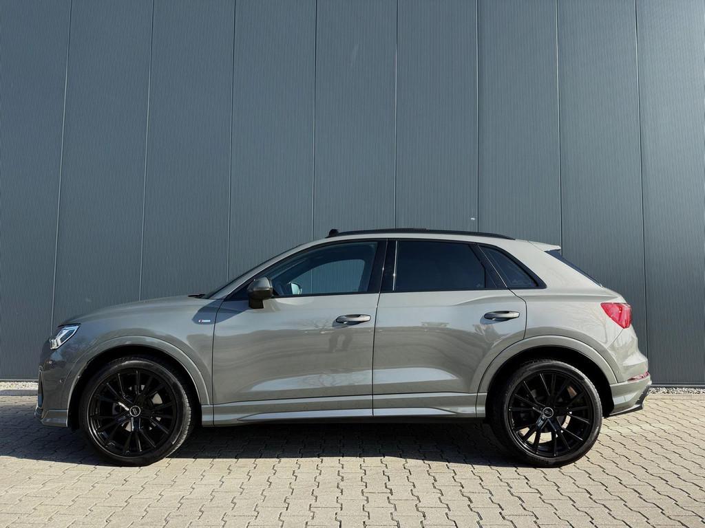 Audi Q3 35 TFSI S Line edition one pano / tr.hk, 4 cilinders, 150 pk, Bedrijf, 1470 kg