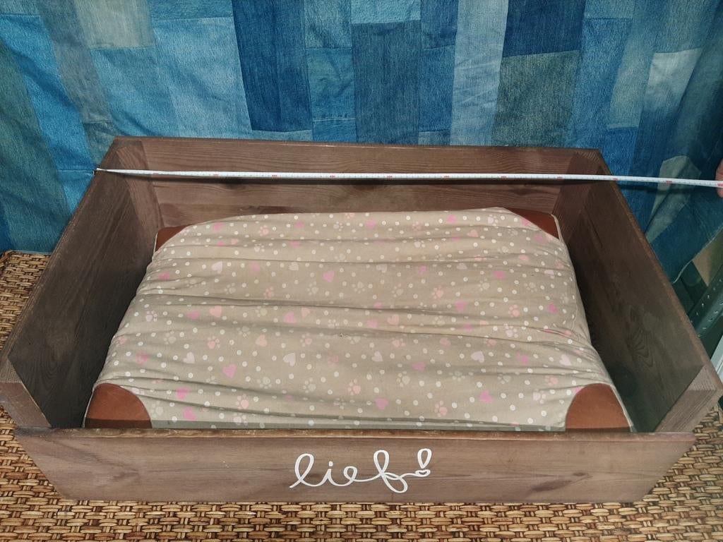 Lief Lifestyle grote houten mand met origineel Lief kussen, Ophalen, Zo goed als nieuw