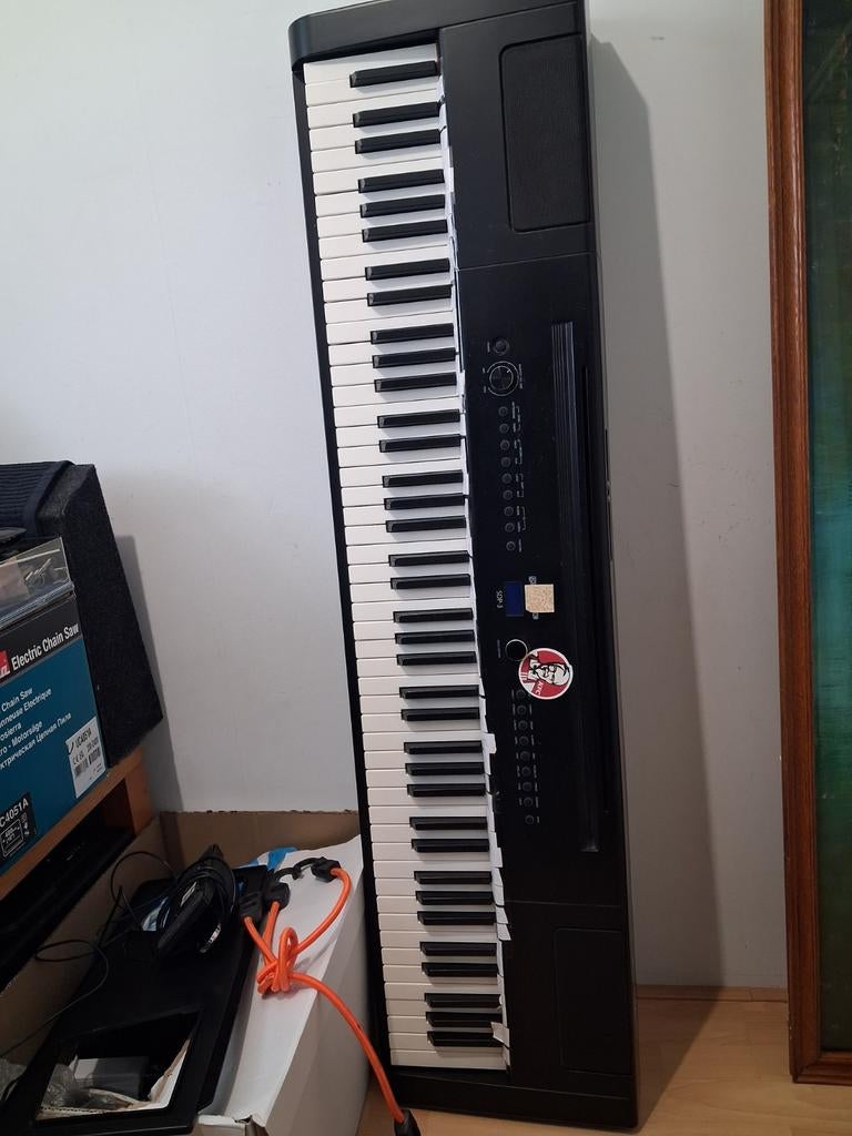 Keyboard met voetpedaal en standaard, Gebruikt, 88 toetsen, Met standaard, Ophalen