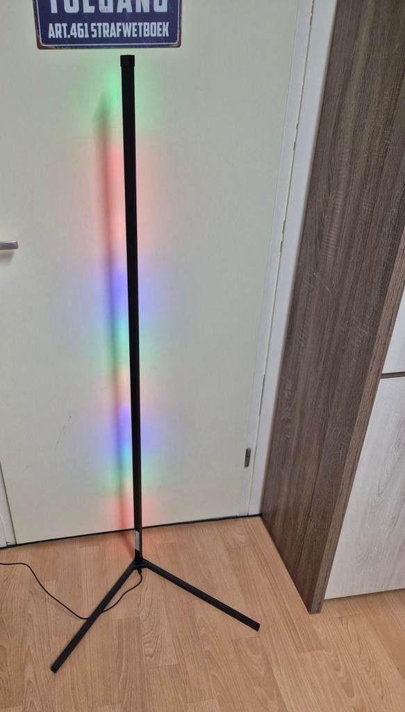 Nieuwe Ledlamp met afstandsbediening  van grundig, Ophalen, Led-lamp, Minder dan 30 watt, Nieuw