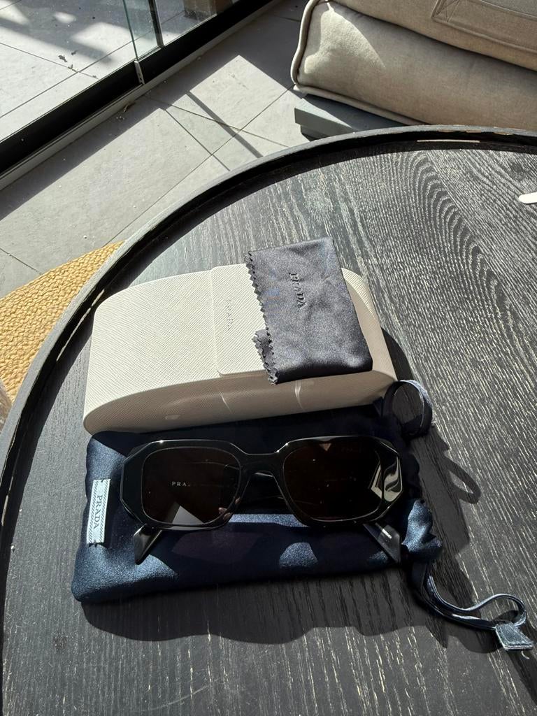 Prada zonnebril, Zonnebril, Prada, Zwart, Ophalen of Verzenden