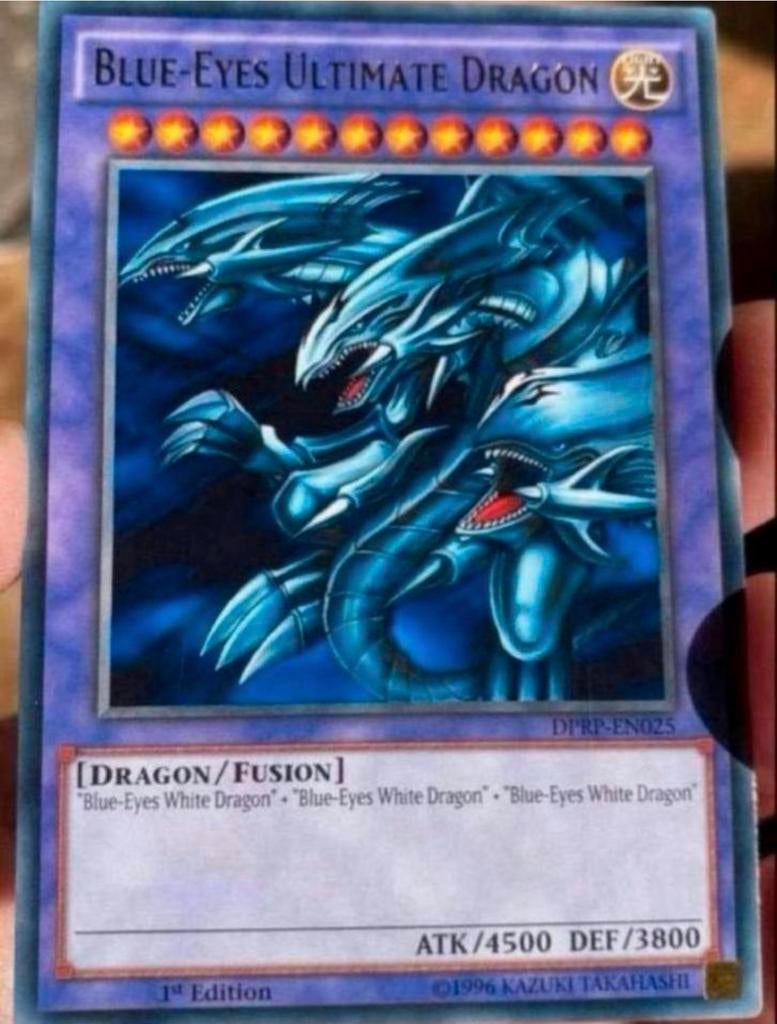 Yu-Gi-Oh! Blue Eyes Ultimate Dragon DPRP 1st Edition !, Hobby en Vrije tijd, Verzamelkaartspellen | Yu-gi-Oh!, Ophalen of Verzenden