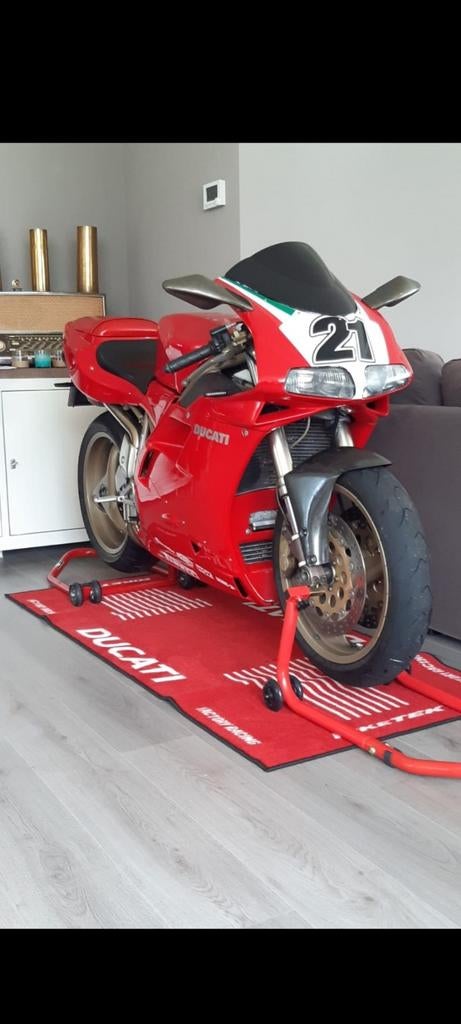 DUCATI 916