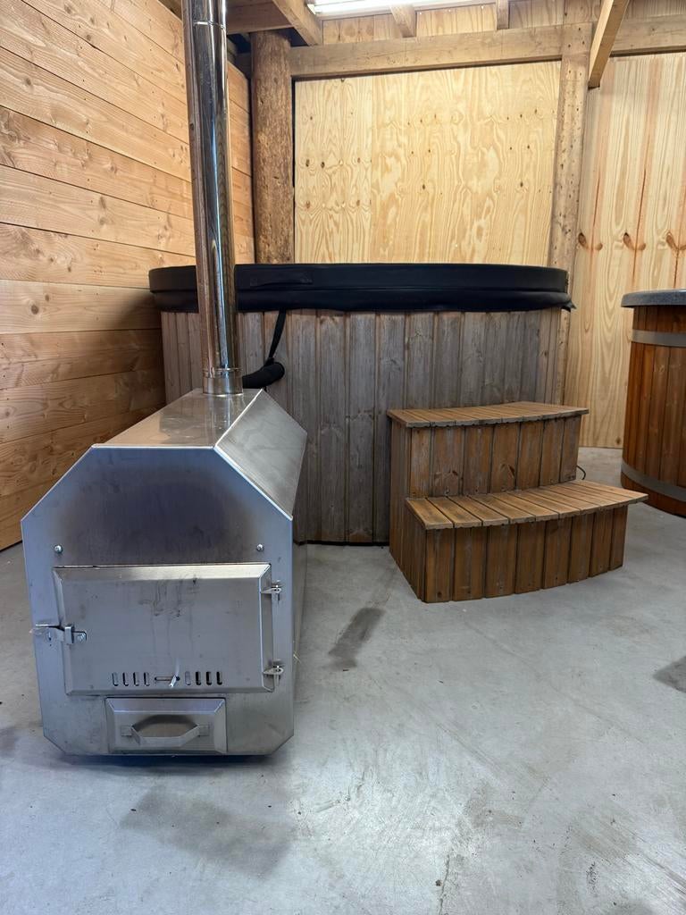 Hottub met externe kachel en geïsoleerde deksel, Tuin en Terras, Zwembad-toebehoren, Ophalen of Verzenden, Gebruikt
