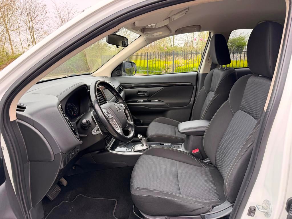 Mitsubishi Outlander 2.4 PHEV AWD Plug-in Hybride Intense+ N, Automaat, 4 cilinders, 1865 kg, Bedrijf