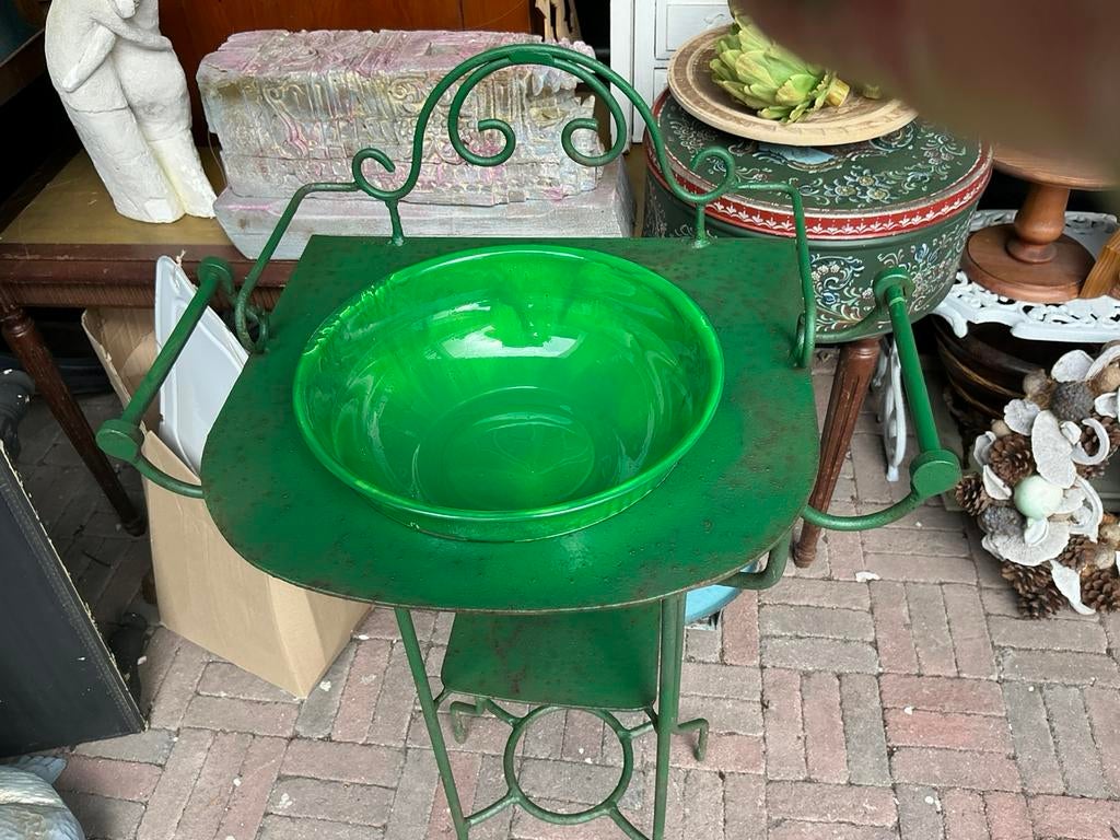 Antiek Frans klein badmeubeltje van ijzer, Ophalen