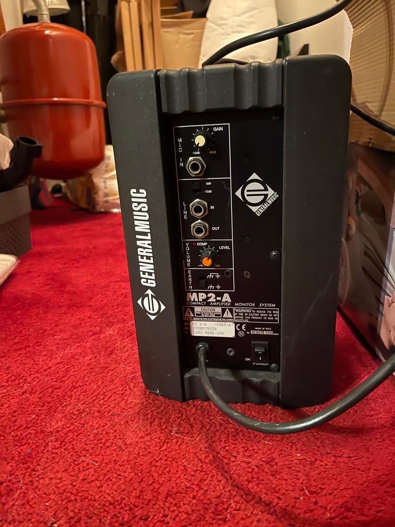 Generalmusic MP2-A actieve monitor speakers, Overige merken, Gebruikt, Ophalen of Verzenden, 60 tot 120 watt