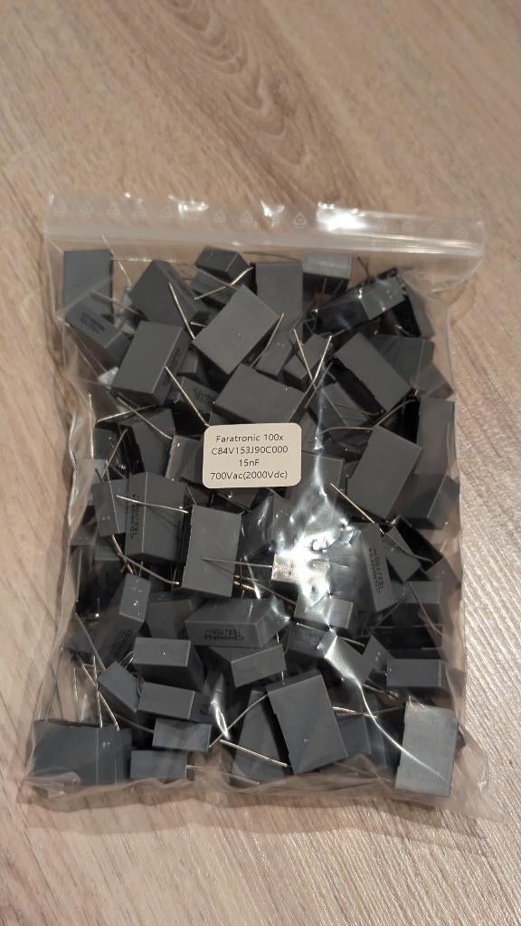 100x Faratronic 15nF 700Vac 2000Vdc, Ophalen of Verzenden