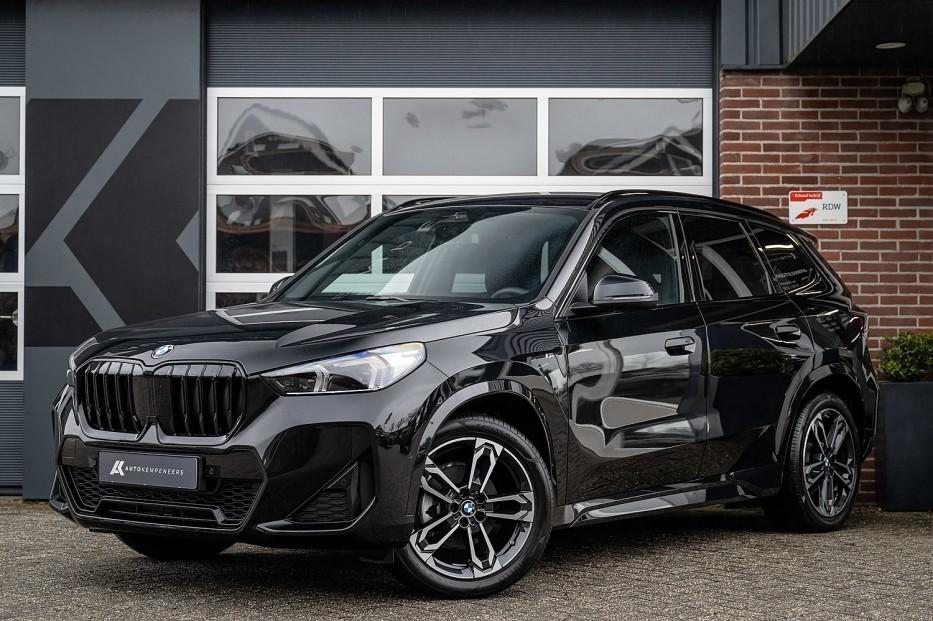 BMW X1 sDrive18i | M-Sport | Shadow | Harman/Kardon | Keyles, 136 pk, Gebruikt, Leder en Stof, Zwart