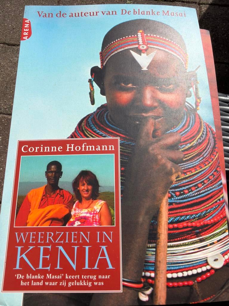 NK1.  Weerzien in Kenia - Corinne Hofmann (De blanke Masai), Boeken, Ophalen of Verzenden, Zo goed als nieuw, Nederland
