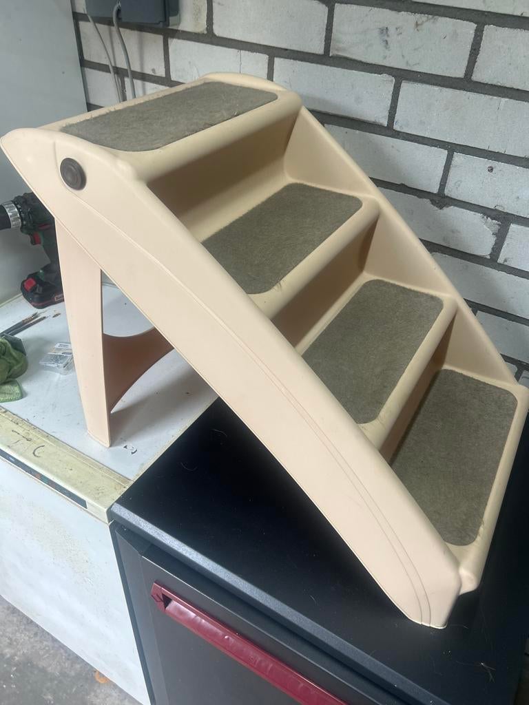 Hondentrapje, Dieren en Toebehoren, Ophalen, Zo goed als nieuw