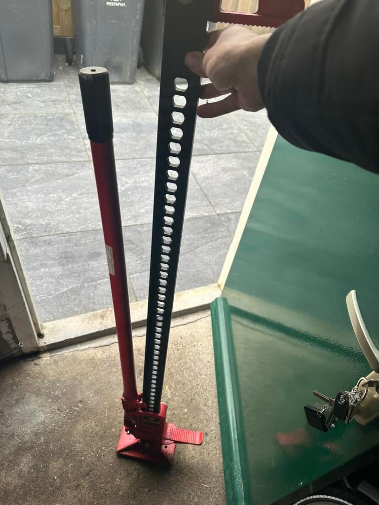 Dommekracht boerenkrik te huur, Ophalen, Zo goed als nieuw