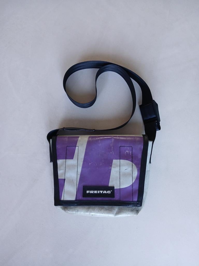 Freitag F11 Lassie schoudertas - Goede staat, Ophalen of Verzenden, Gebruikt, Paars, Overige merken