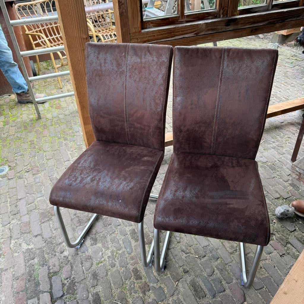 2 eetkamerstoelen, Huis en Inrichting, Ophalen, Gebruikt, Bruin, Twee