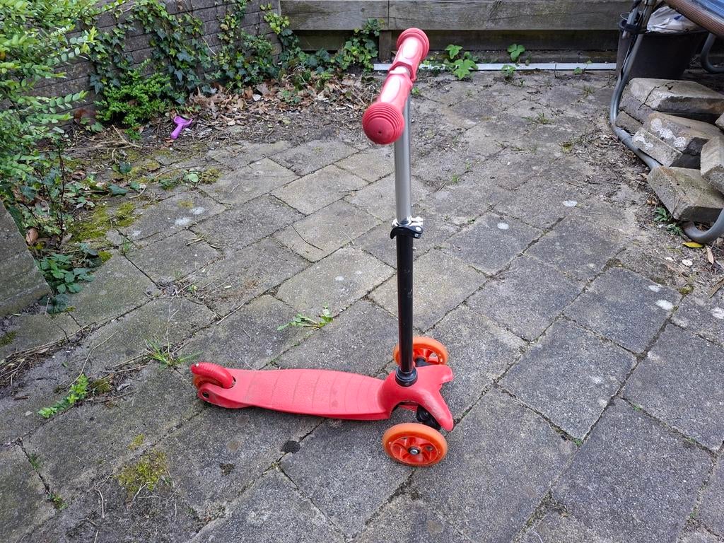 Rode kinderstep met 3 wielen, Ophalen, Gebruikt, Gewone step, Onbekend