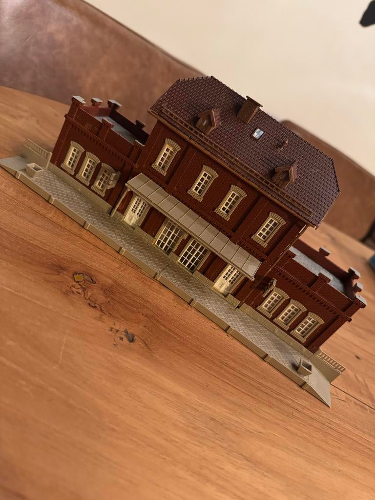 Vollmer station Kleckersdorf H0 - Netjes gebouwd treinstatio, Overige merken, Gebruikt, Gelijkstroom of Wisselstroom, Brug, Tunnel of Gebouw