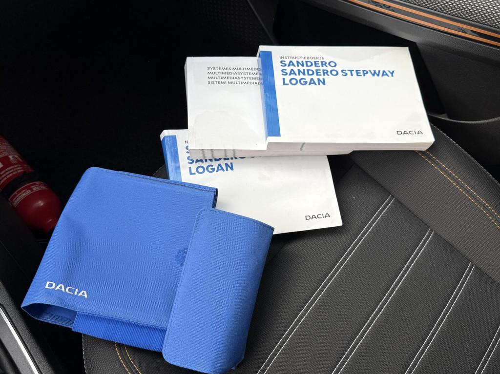 Dacia Sandero Stepway 1.0 TCe 90 Automaat Led Carplay Pdc 21, Stof, Zwart, Origineel Nederlands, 91 pk
