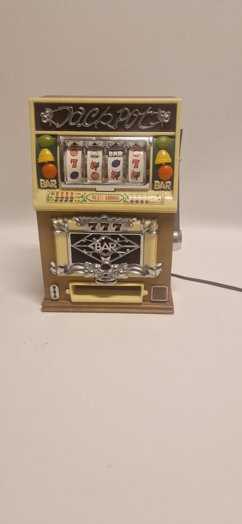 Gokkast/ radio, Euro, Ophalen of Verzenden