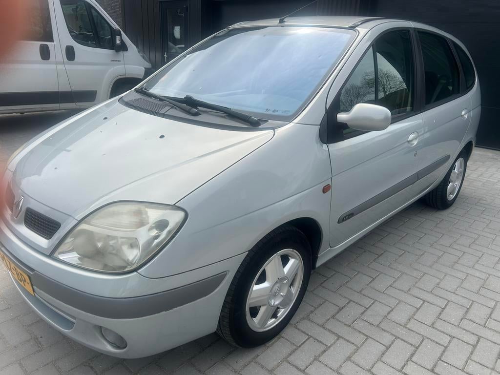 Renault Scénic 1.6 16V AUT 2005 2003 Grijs, Auto's, Renault, Particulier, Scénic, Airbags, Airconditioning, Boordcomputer, Centrale vergrendeling