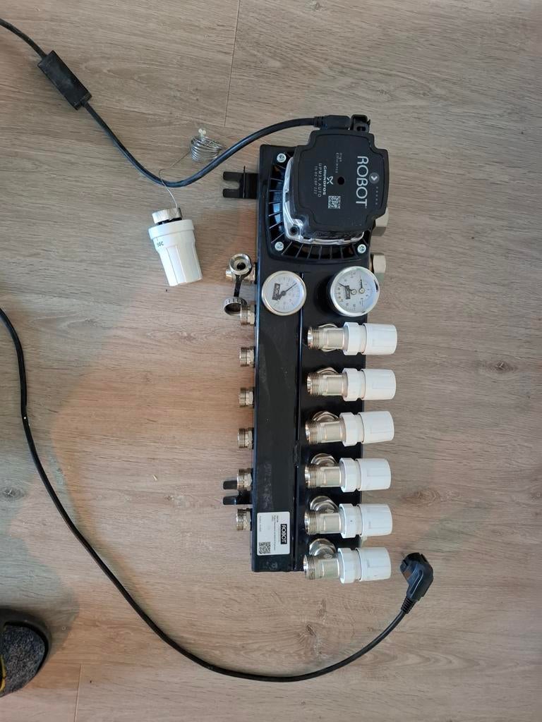 Robot vloerverwarming verdeler 6 groeps, Ophalen, Gebruikt