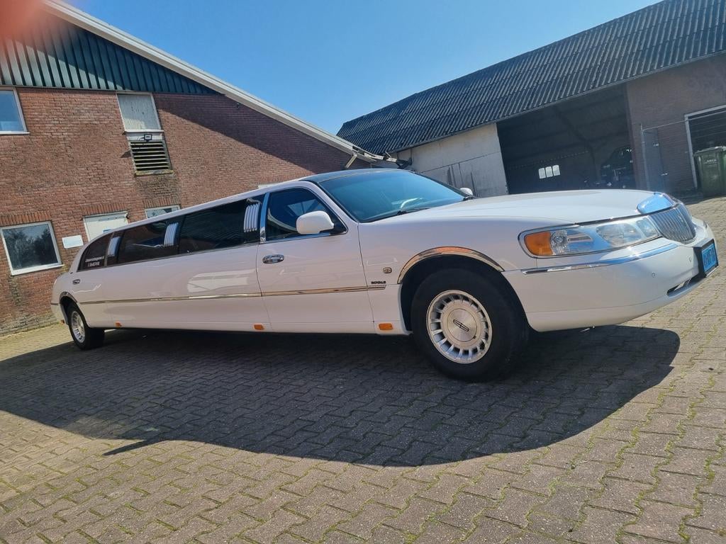 Limousine te huur geschikt voor 8 personen, Limousine